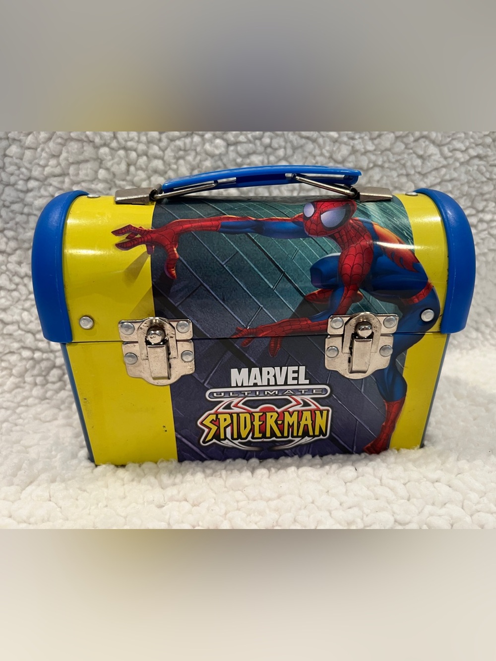 Marvel Ultimate Spider-Man dome-shaped metal lunchbox from 2001